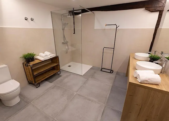 Arbela Apartamentuak * Aia